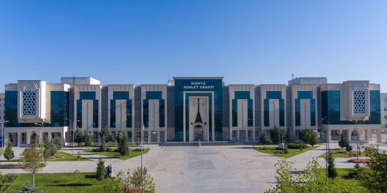 Konya’da dikkat çeken dava sonuçlandı! Avukat ve katibe hem hapis hem para cezası 1